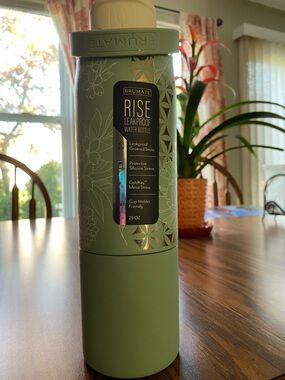 BNWT BrüMate Rise Leakproof Water Bottle - “Golden Blooms” Sage Green